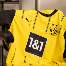 Sortie du nouveau maillot domicile du Borussia Dortmund